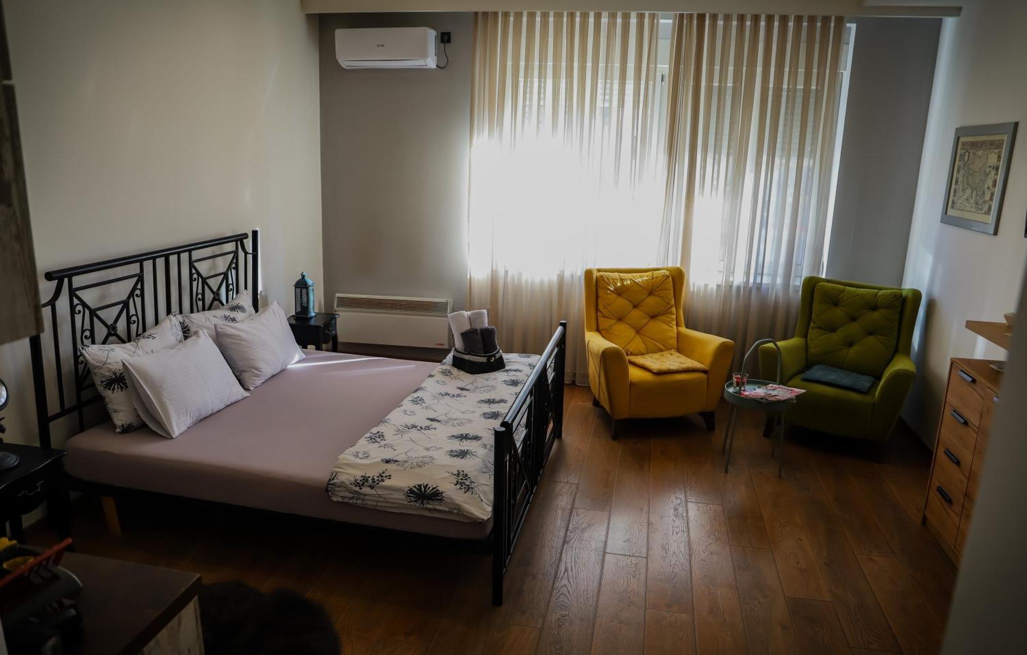 Rezervisi Slobodno, U Centru Smo Daire Novi Sad Dış mekan fotoğraf